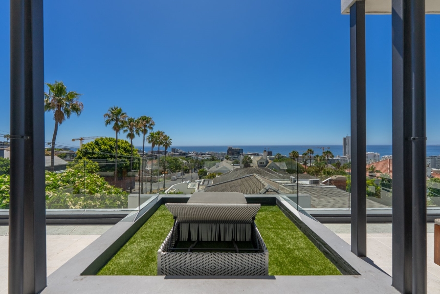 To Let 4 Bedroom Property for Rent in Fresnaye Western Cape